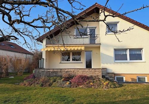 Südseite mit Sonnenterrasse