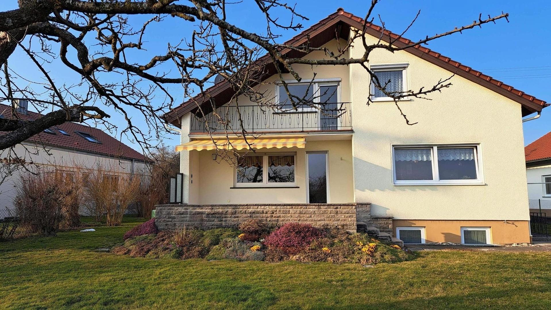Südseite mit Sonnenterrasse