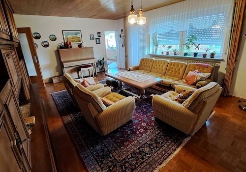 Wohnzimmer im Erdgeschoß