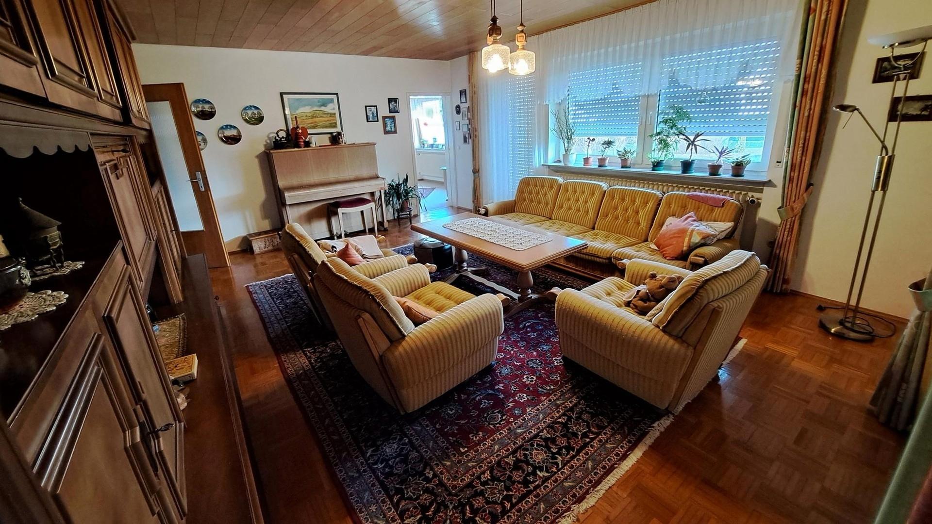 Wohnzimmer im Erdgeschoß