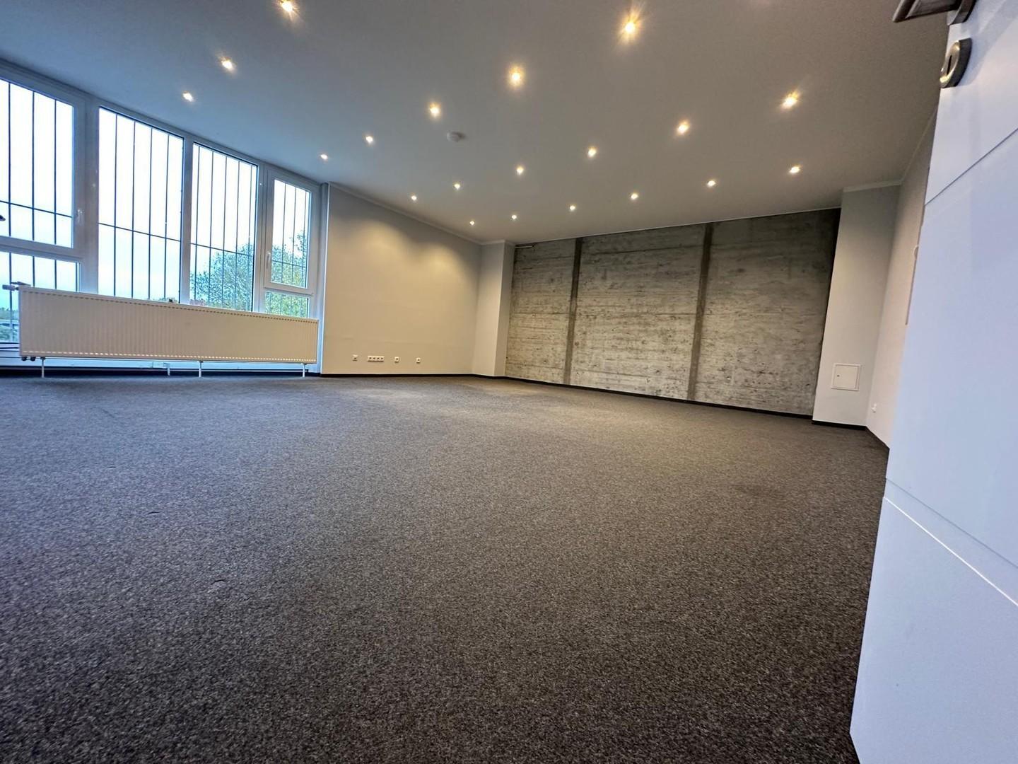 Büro 1