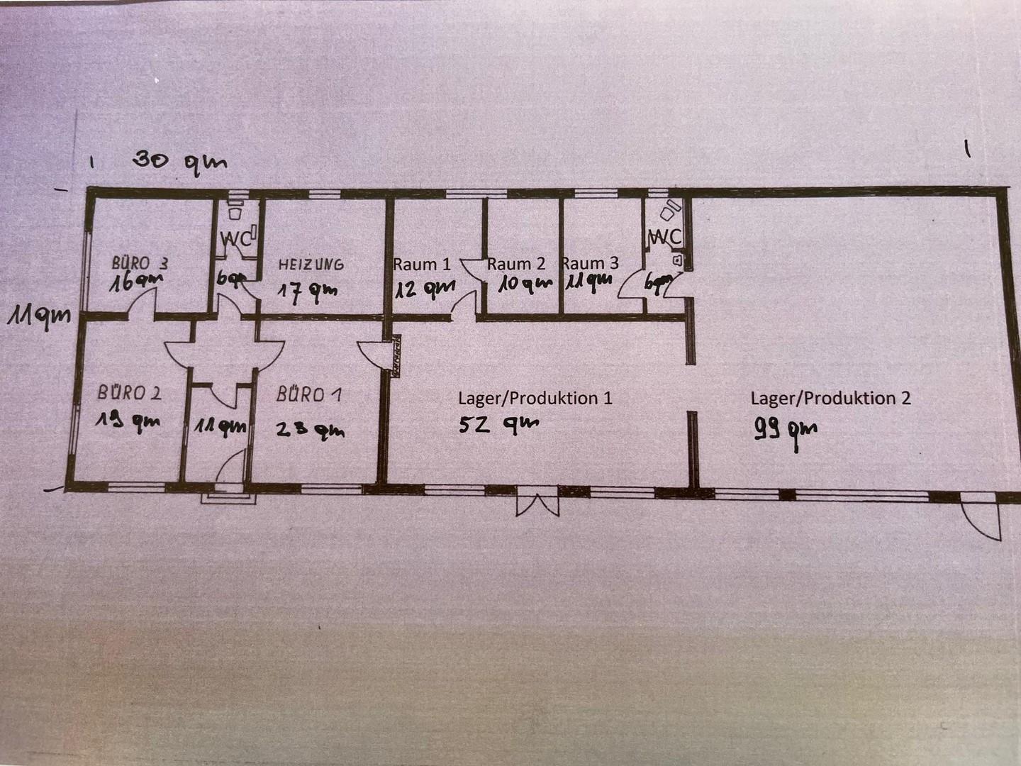 Grundriß 300qm Büro + Halle