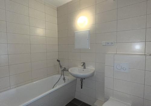 Bad mit Wanne (1)
