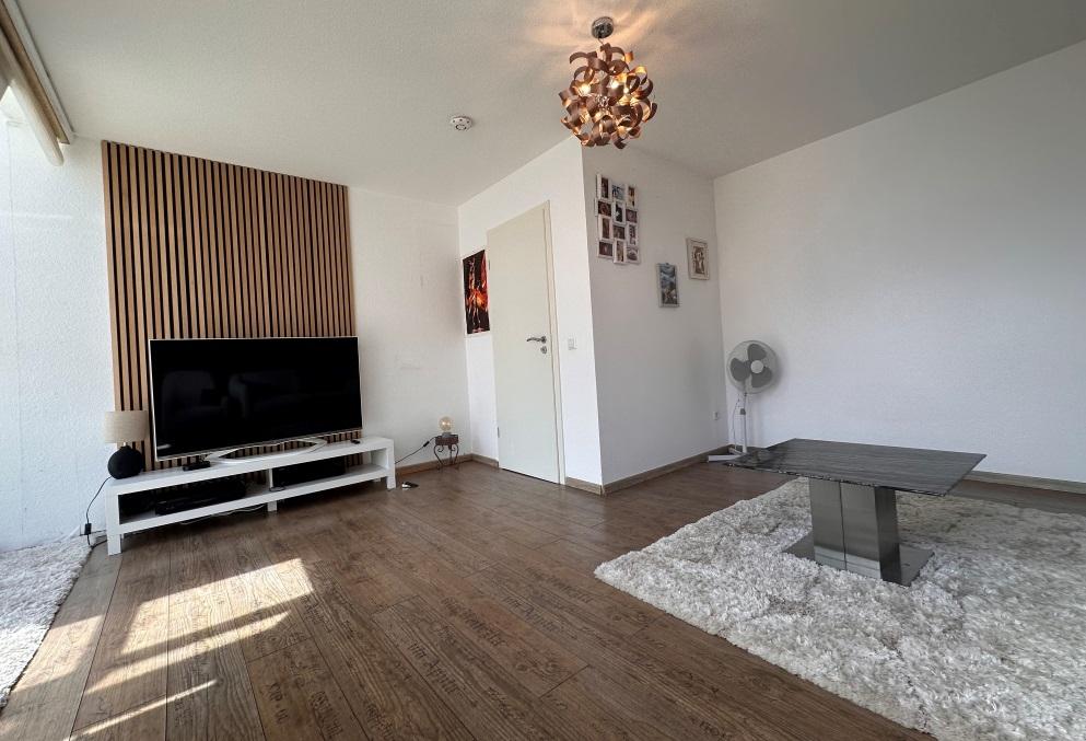 Studio mit Blick zur Treppentür