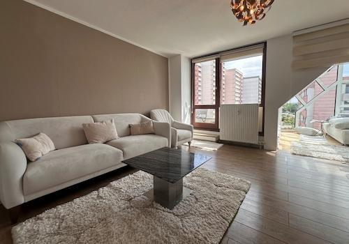 Studio mit Blick zum Balkon
