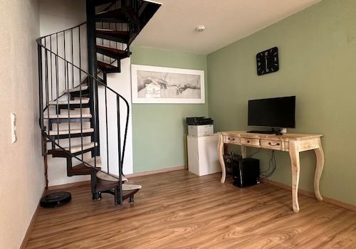 Wohnen mit Treppe zum Studio