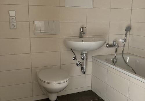 Bad mit Wanne