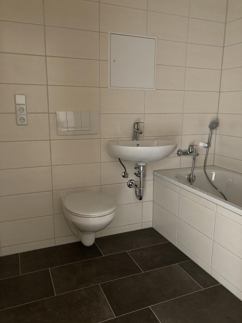 Bad mit Wanne