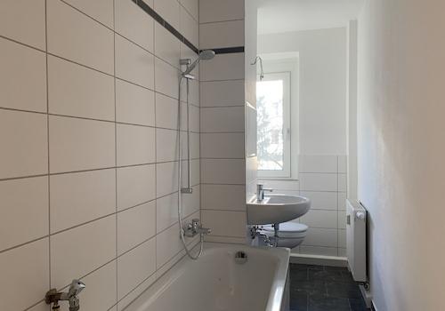 Bad mit Badewanne