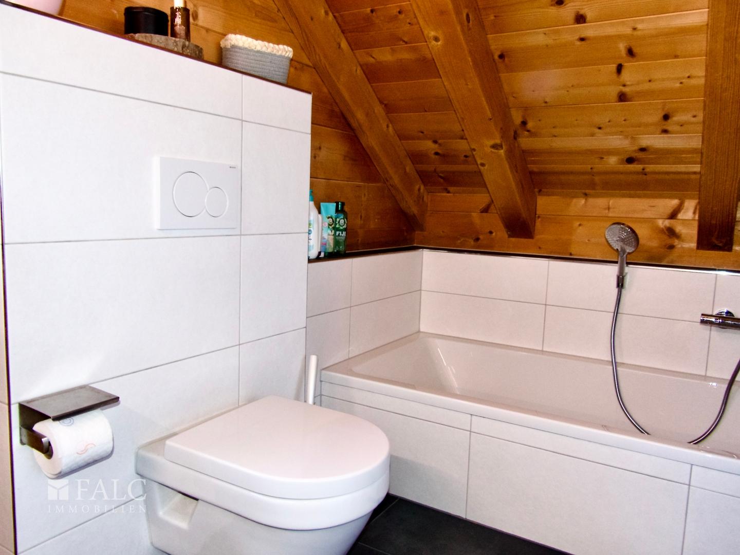Badewanne, WC - 2026 erneuert