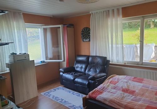 1.OG Schlafzimmer 1