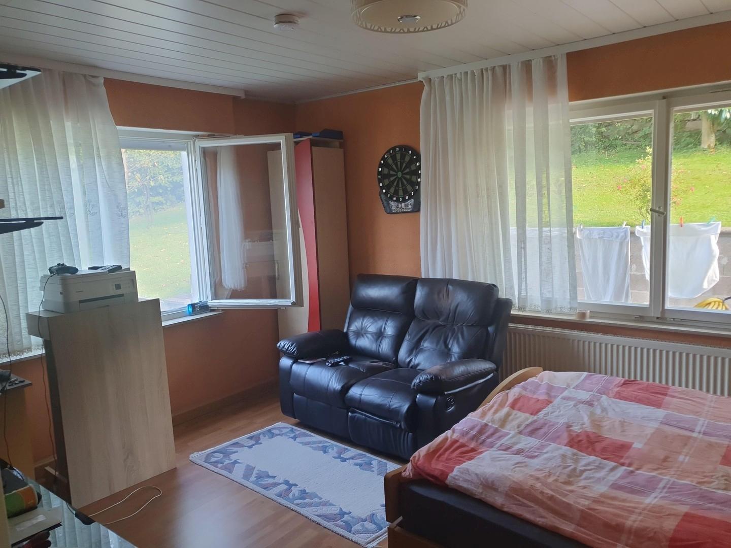 1.OG Schlafzimmer 1