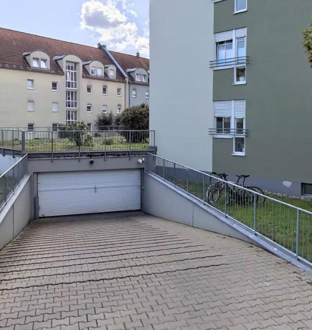 Einfahrt zur Tiefgarage