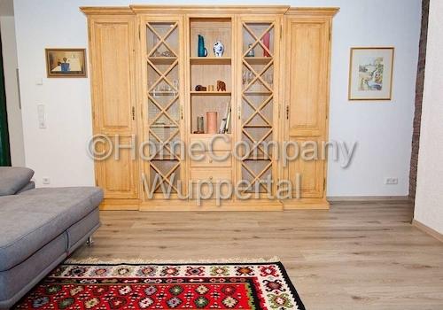 Wohnzimmerschrank