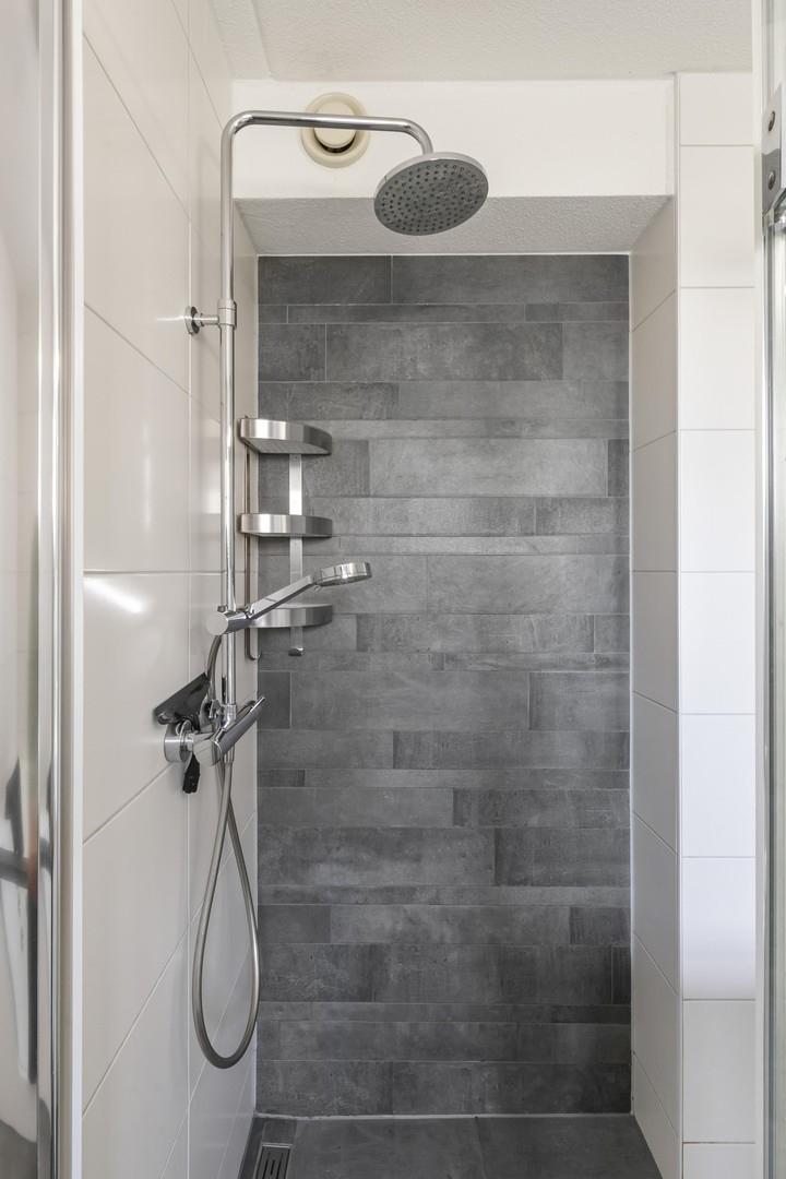 Dusche unten