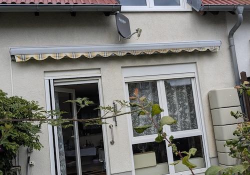 Wohnzimmer mit Terrassentür