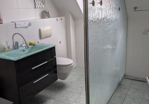 Bad mit Dusche
