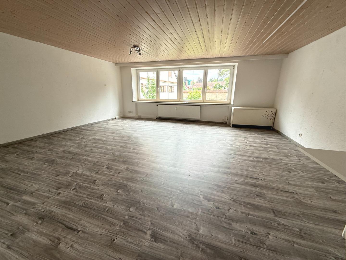 1.OG: 3-Zimmer-Whg. - Wohnzimmer