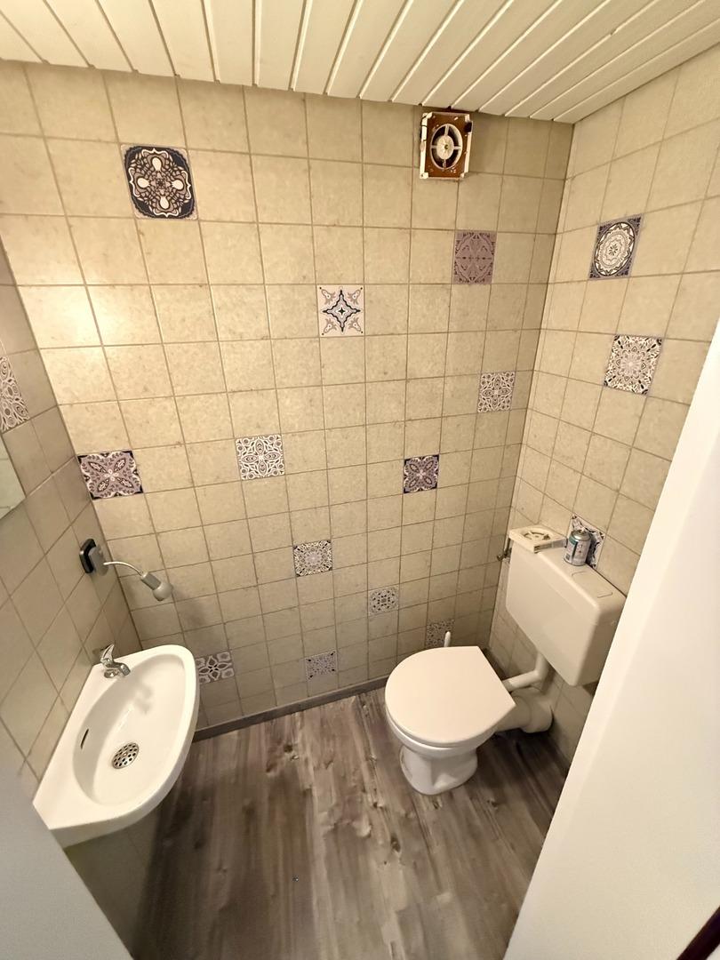 1.OG: 3-Zimmer-Whg. - sep. WC