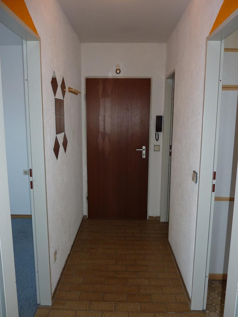 1.OG: 2-Zimmer-Whg. - Flur
