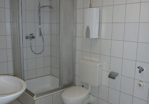 1.OG: 2-Zimmer-Whg. - Bad