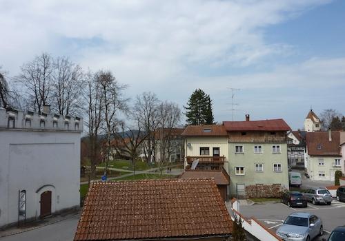 1.OG: 2-Zimmer-Whg. - Blick vom Wohnzimmer