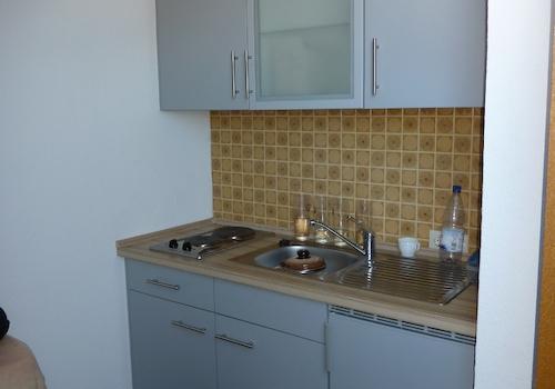 DG: 1-Zimmer-Appart. - Einbauküche