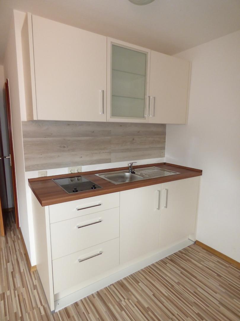 DG: 1-Zimmer-Appart. - Einbauküche