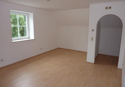 DG: 1-Zimmer-Appart. - Wohn-Schlafzimmer