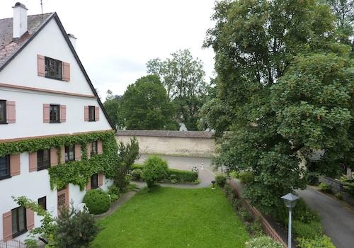 DG: 1-Zimmer-Appart. - Blick vom Zimmer