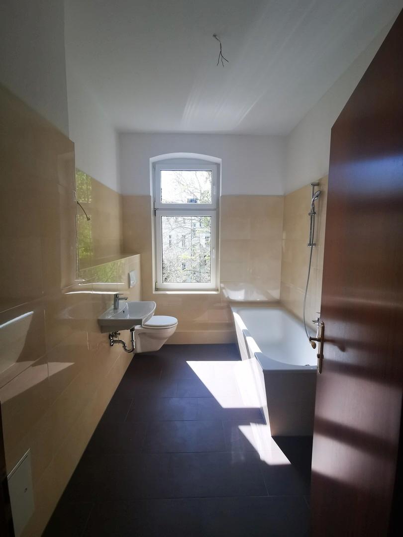 Bad mit Badewanne