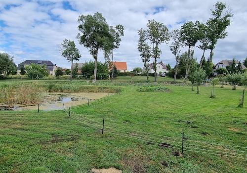Vor und nach dem Zaun - Ihr Land