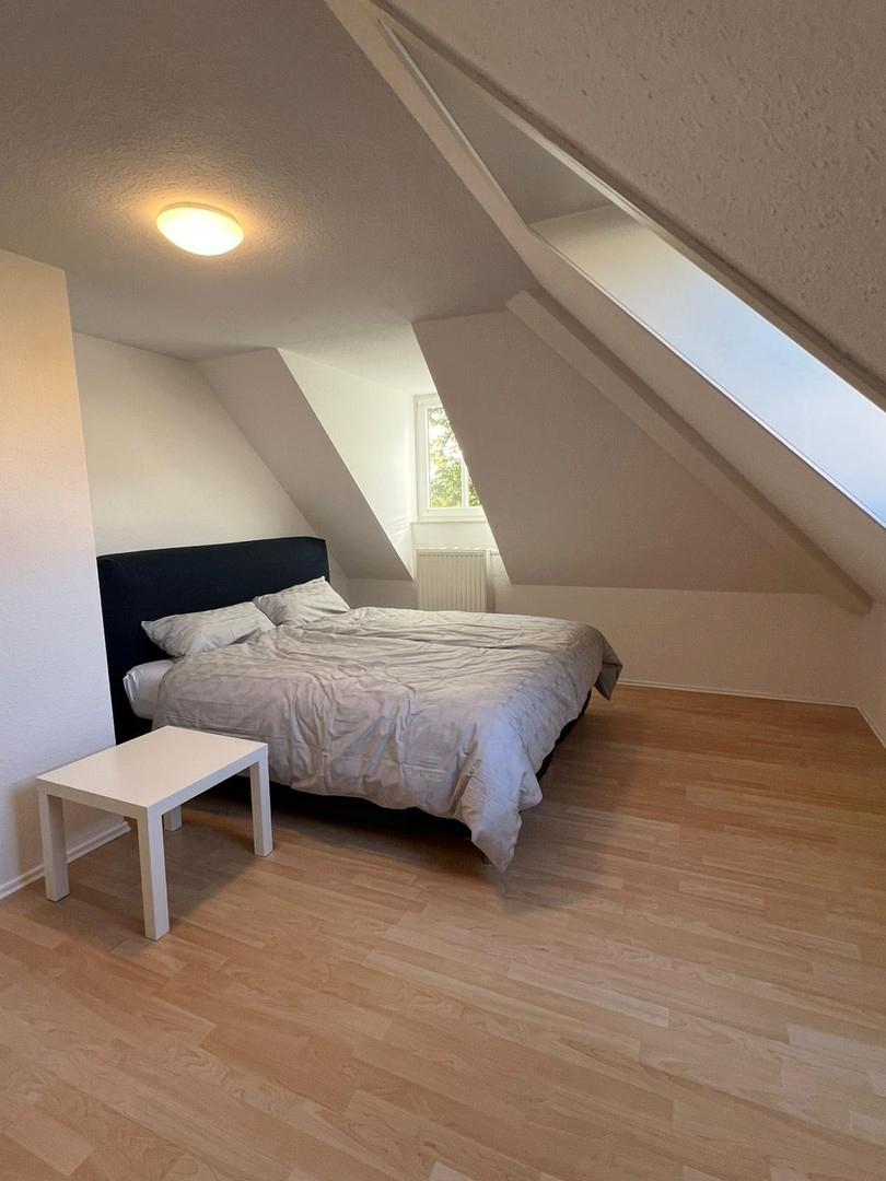 Schlafzimmer 1