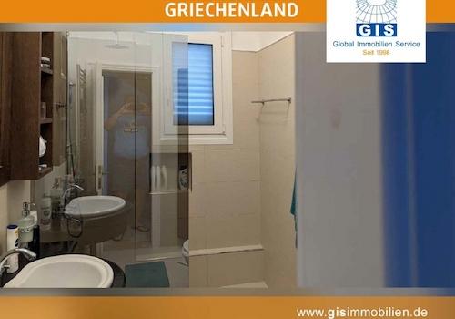 gefliestes Duschbad