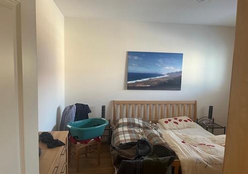 geräumiges Zimmer 1.OG