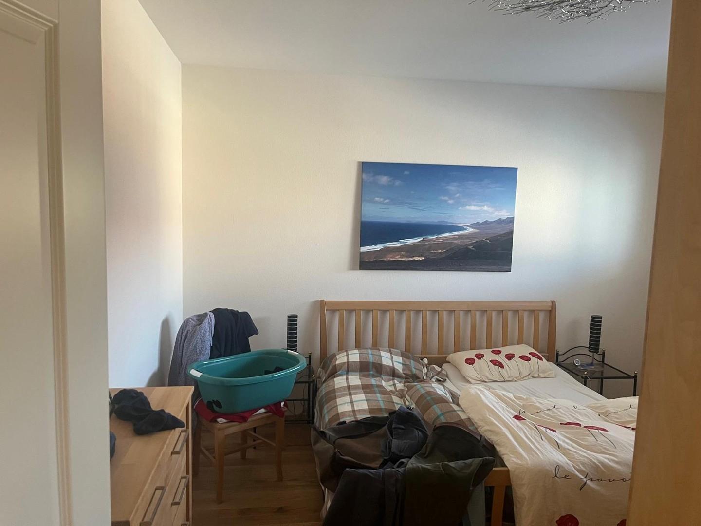 geräumiges Zimmer 1.OG