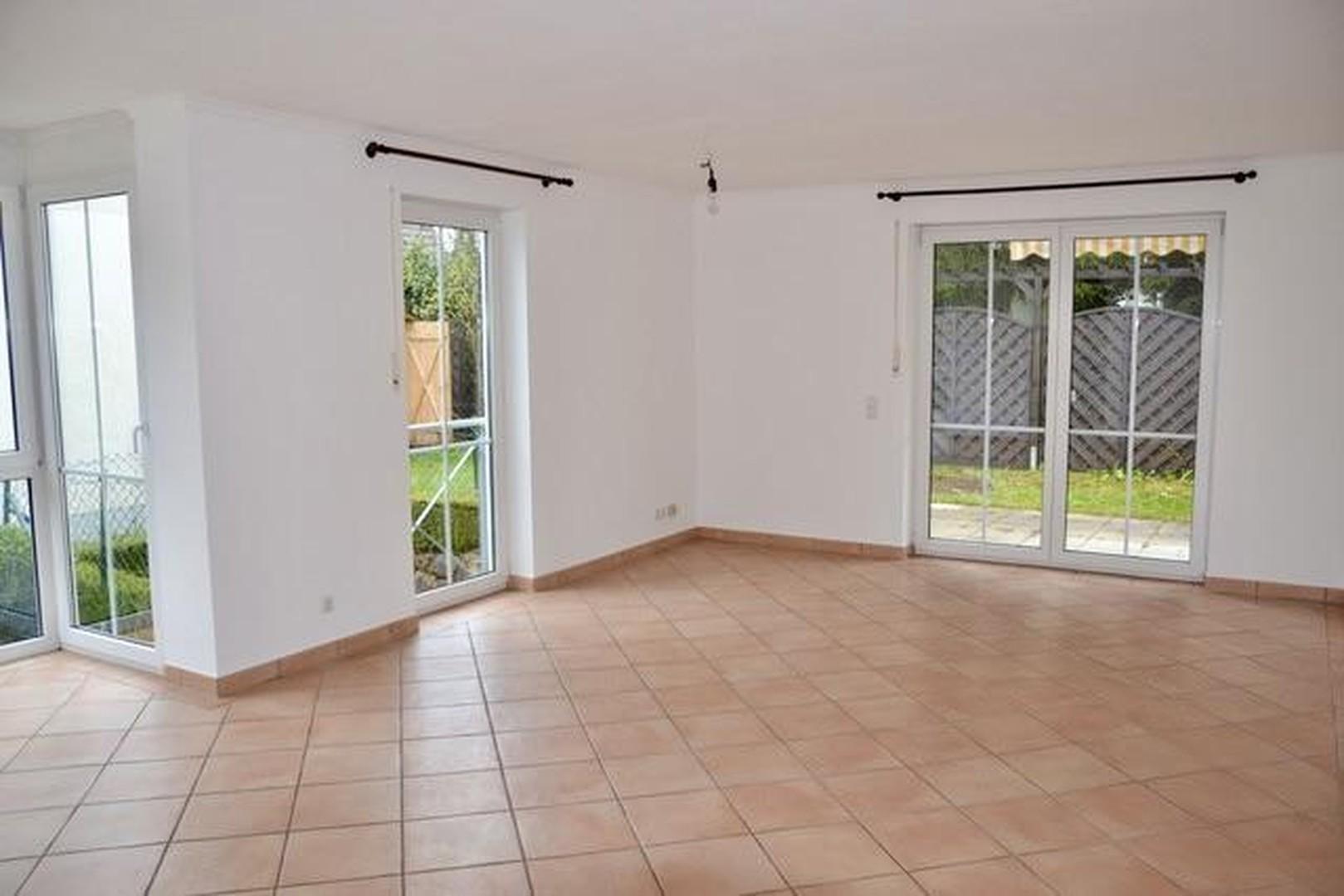 Wohnzimmer, großzügig und hell