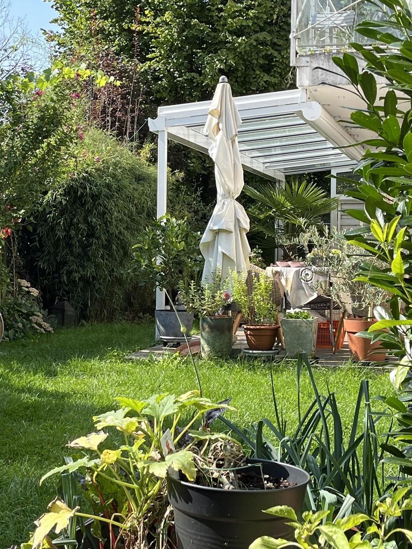 Neue Pergola mit E-Markise
