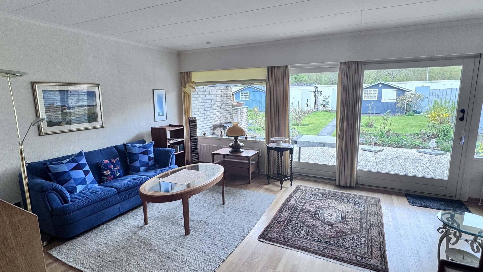 Wohnzimmer mit Blick in den Garten