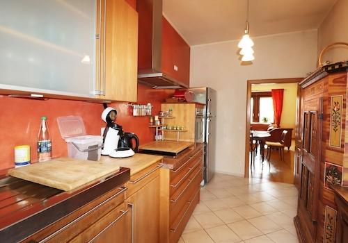 Küche der Wohnung im OG links