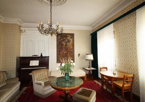 Musikzimmer der Wohnung im OG rechts