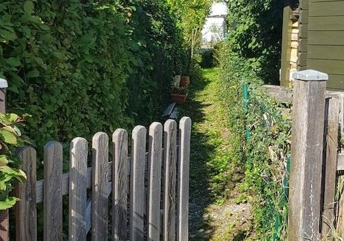 eigener Weg zum Garten