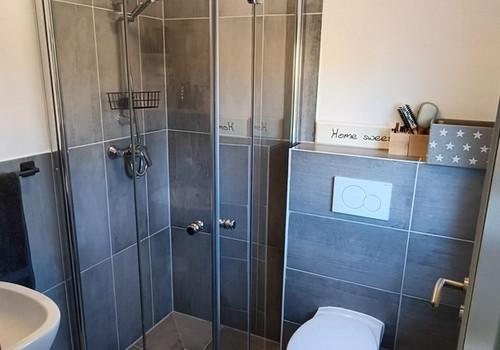 Badezimmer im Erdgeschoss