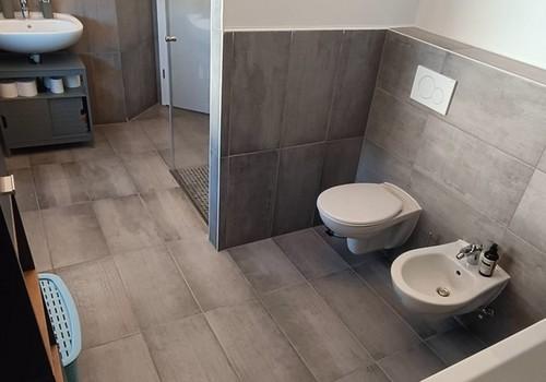 Badezimmer im Obergeschoss