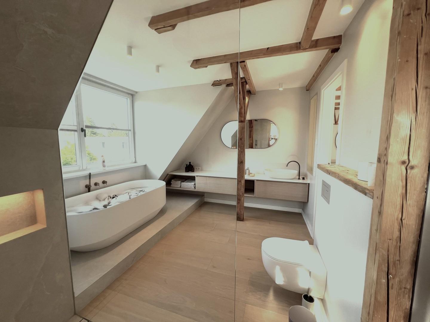 2. OG Ensuite Bad