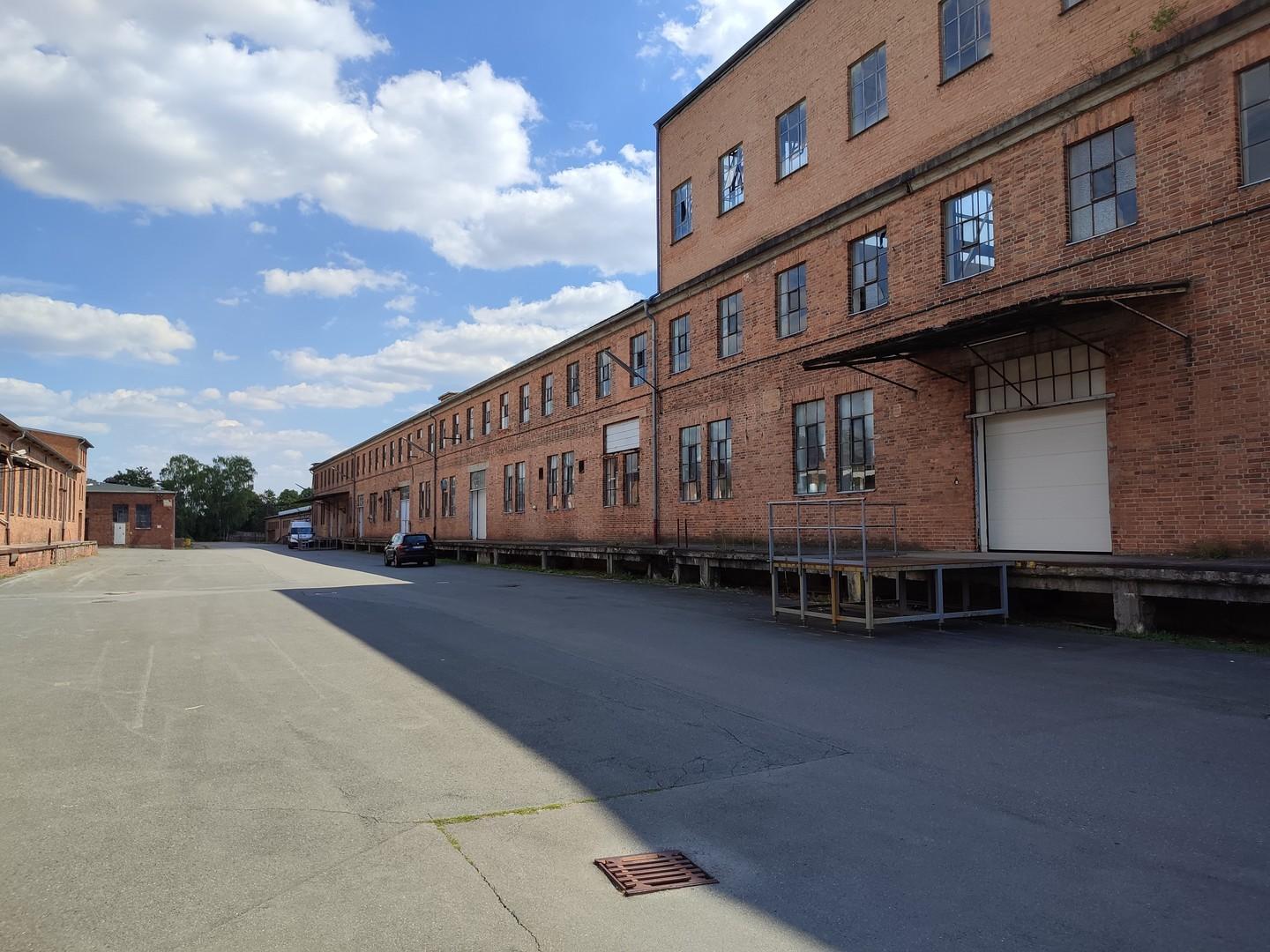 Klinkerbau mit Anlieferung