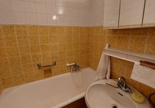 Teilansicht mit Badewanne
