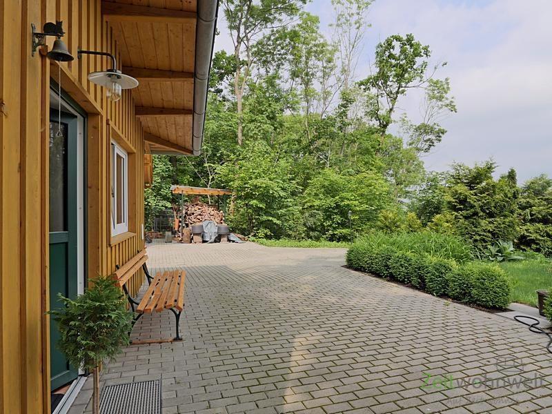 Hauseingang und Hof