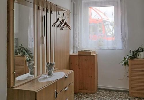 EG, Flurgarderobe