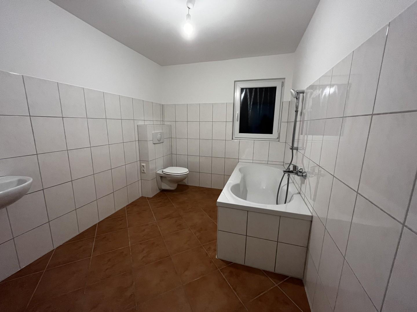 Bad mit Badewanne